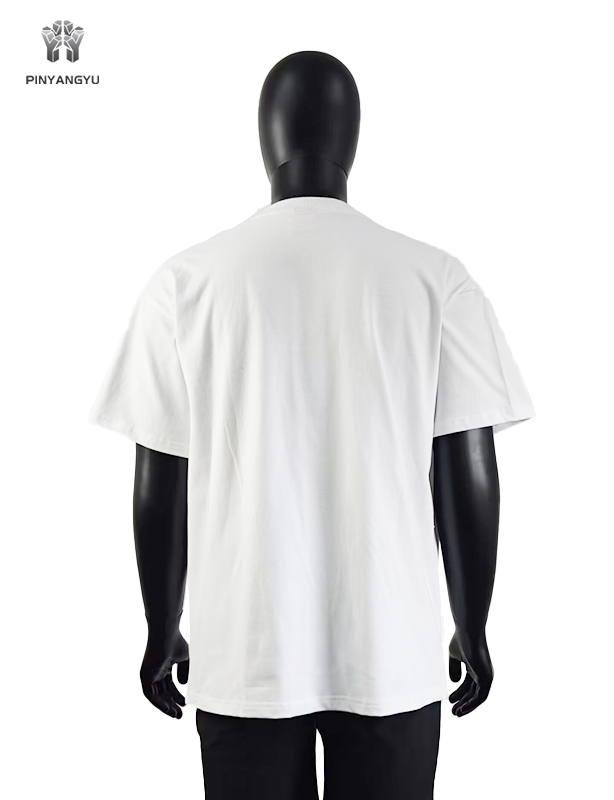 Tilpasset DTG-trykk og broderidesign i oversize-stil