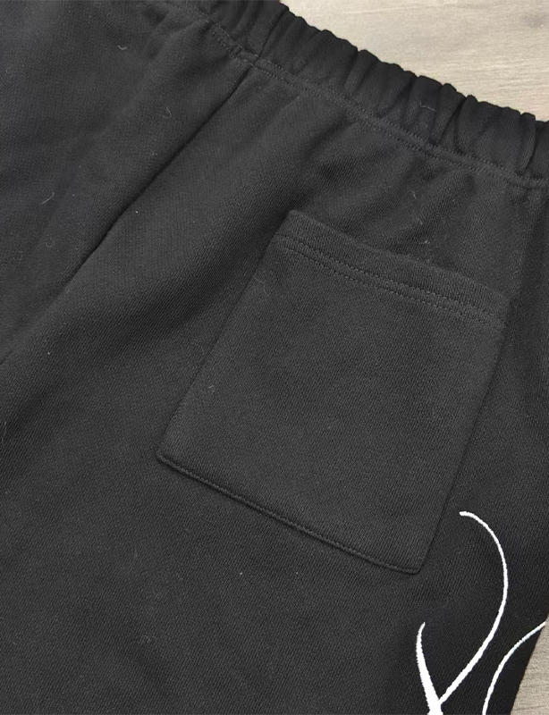 French Terry Brodert Shorts for menn &ndash; Uformelle myke shorts for sommerbruk